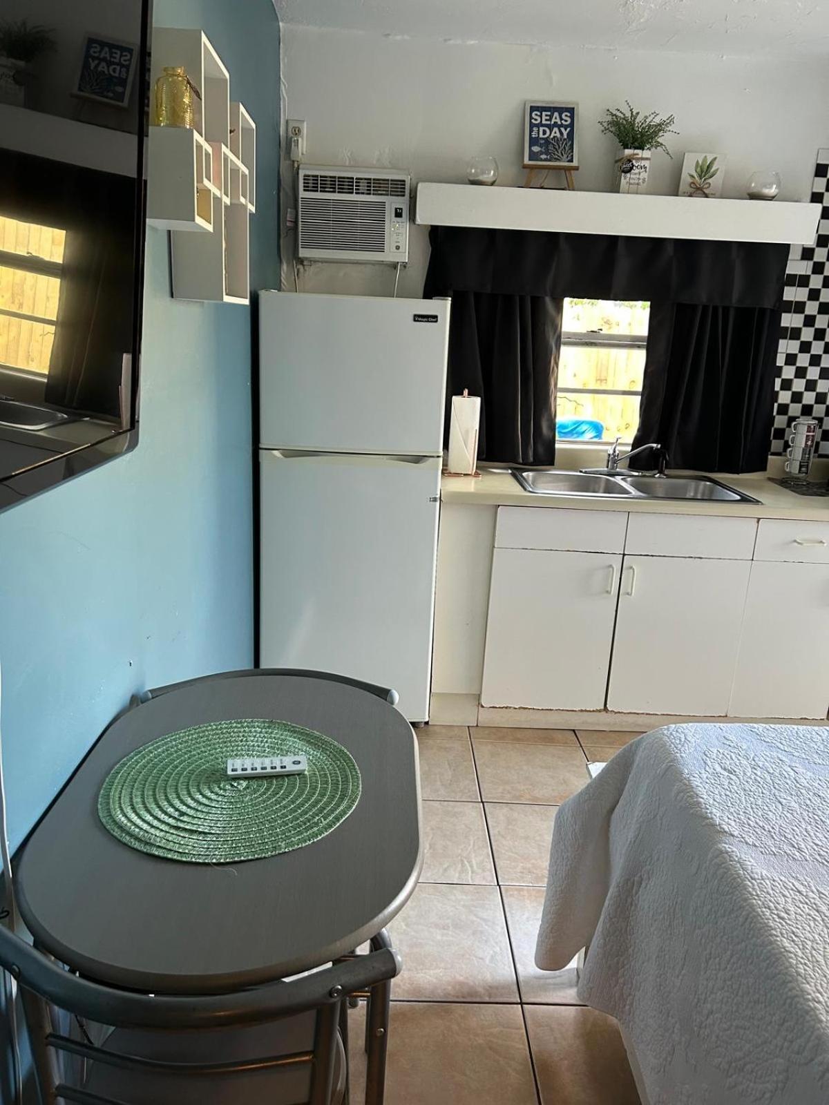 Mini Studio: 10 Min/Siesta Key/Private Entrance/ Sarasota Exteriör bild